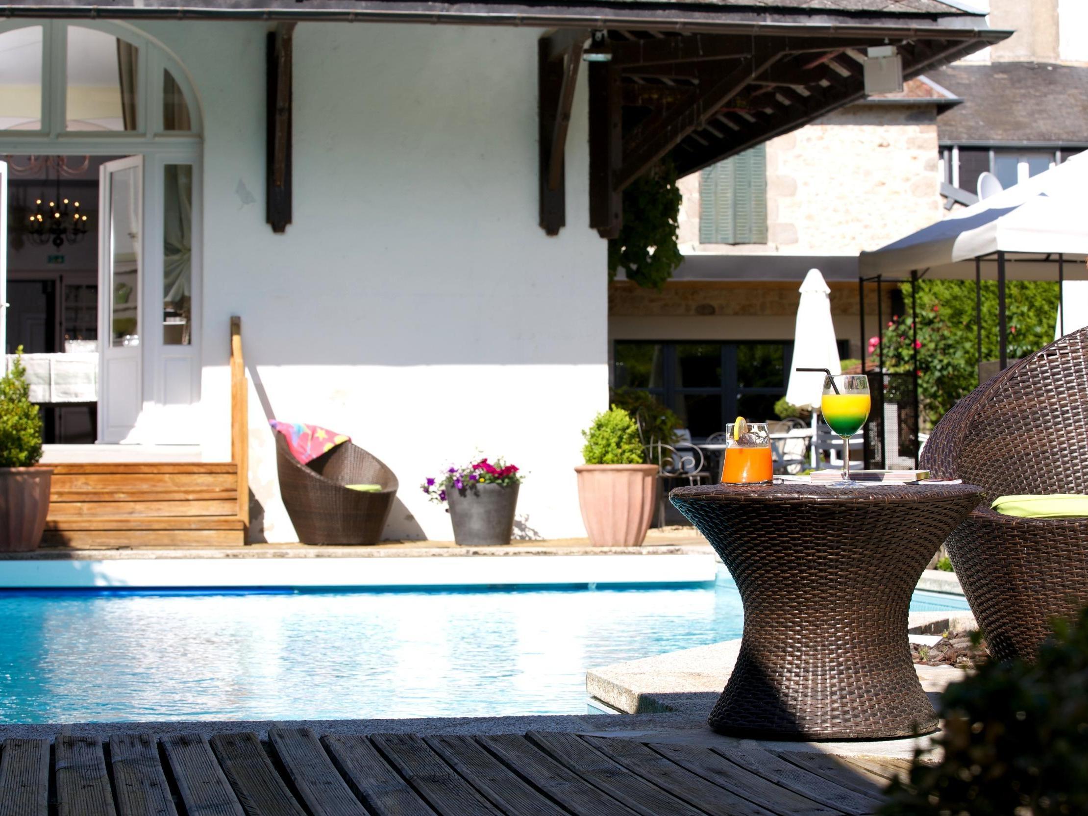 Logis Hotel Restaurant Nougier Saint-Etienne-de-Fursac Exterior photo