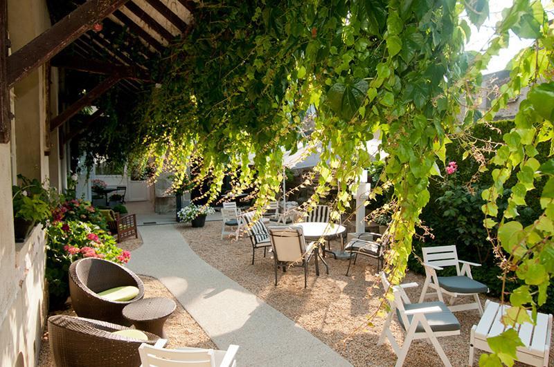Logis Hotel Restaurant Nougier Saint-Etienne-de-Fursac Exterior photo